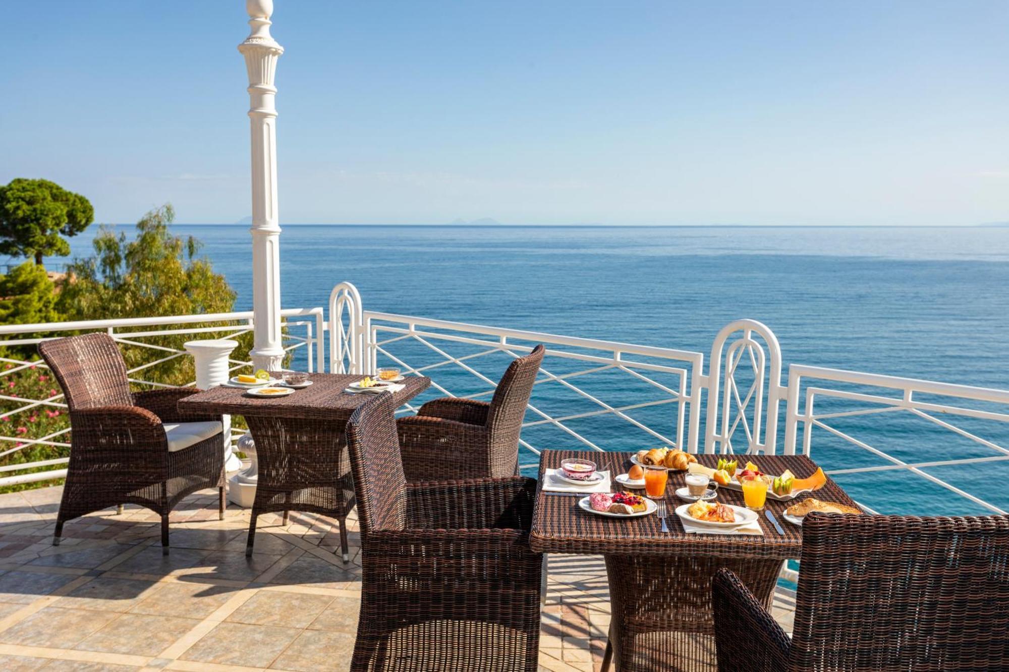 Hotel Kalura Чефалу Экстерьер фото