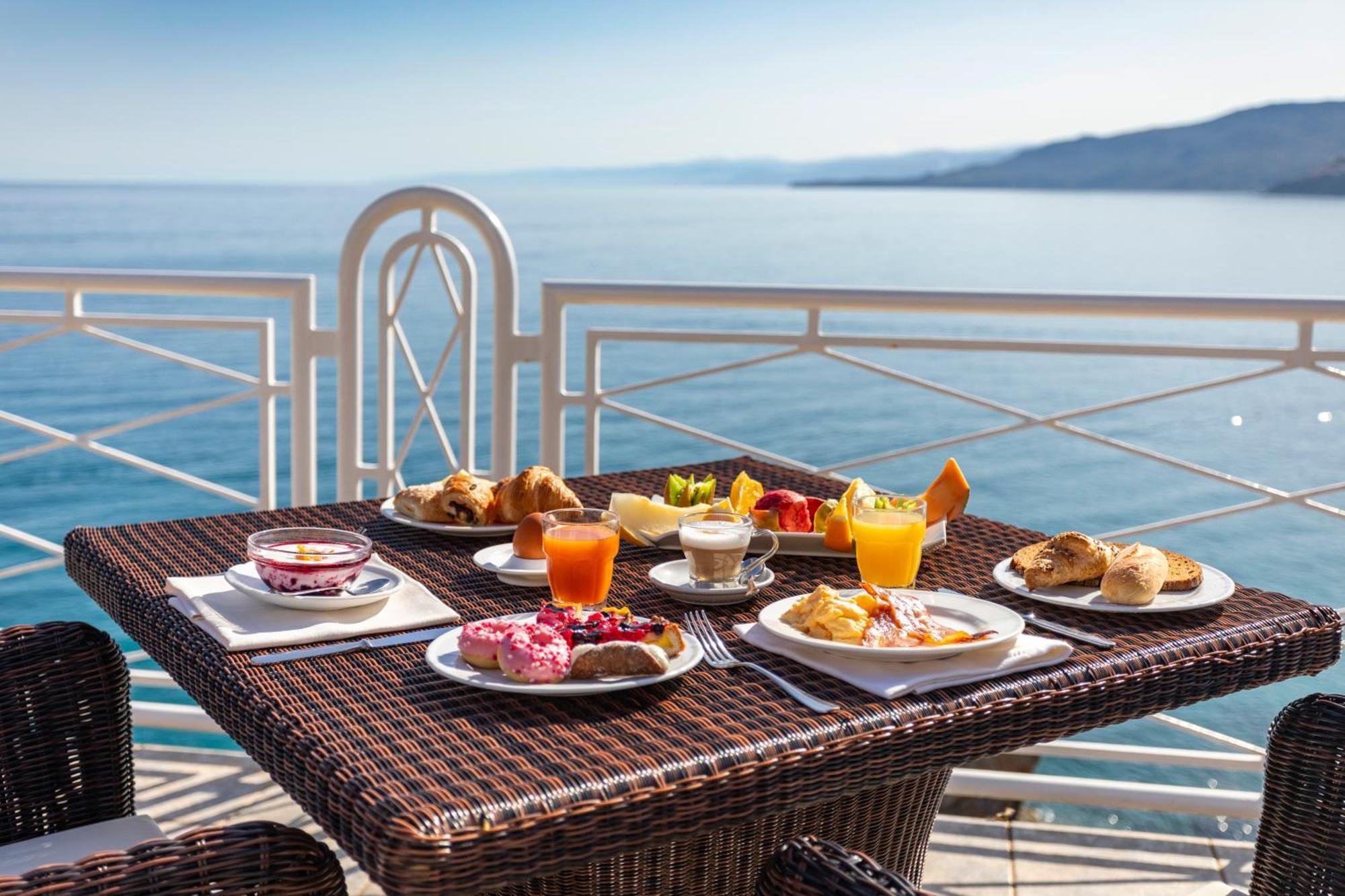Hotel Kalura Чефалу Экстерьер фото